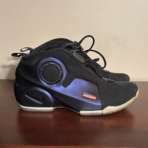 Black and Blue High-Top Sneakers
Flightposite 2